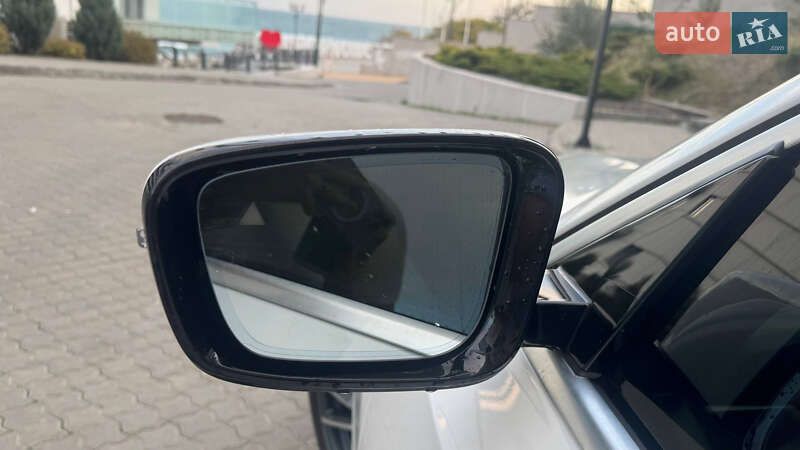 Седан BMW 3 Series 2019 в Черноморске