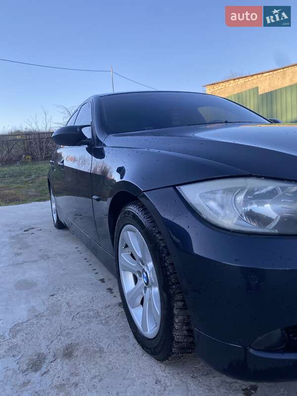 Седан BMW 3 Series 2005 в Песчанке