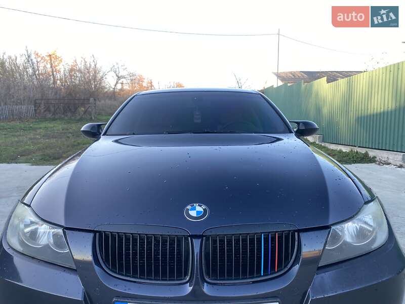 Седан BMW 3 Series 2005 в Песчанке