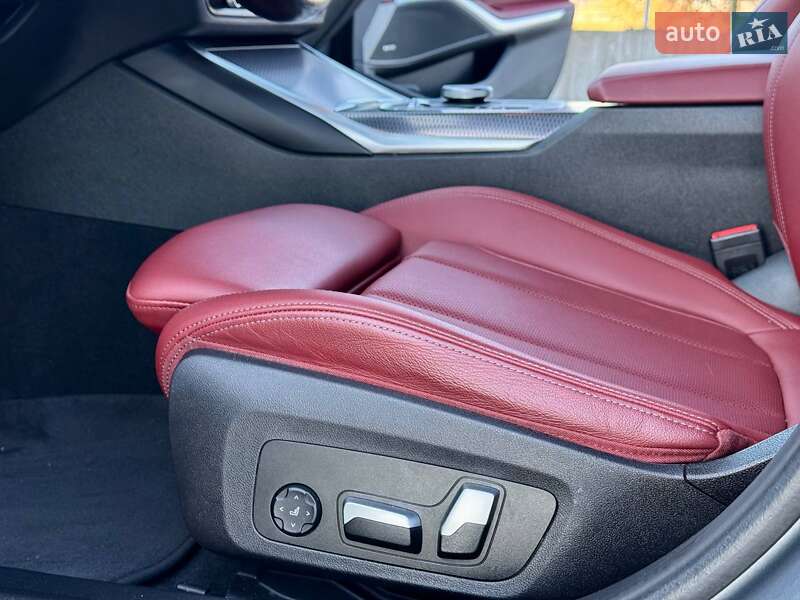 Седан BMW 3 Series 2022 в Киеве
