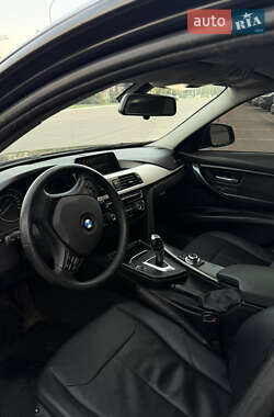 Седан BMW 3 Series 2017 в Кременчуці