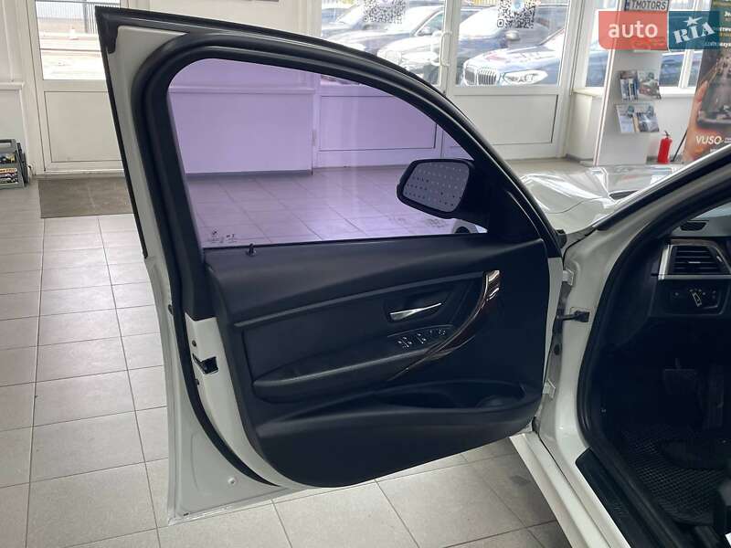 Седан BMW 3 Series 2017 в Киеве фото 17 Седан BMW 3 Series 2017 в Киеве