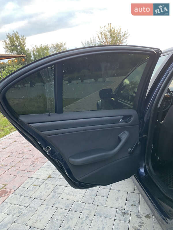 Седан BMW 3 Series 2004 в Ровно