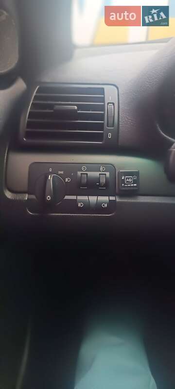 Седан BMW 3 Series 2004 в Киеве