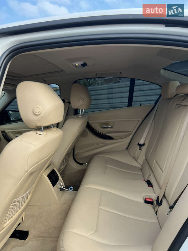 Седан BMW 3 Series 2014 в Ровно