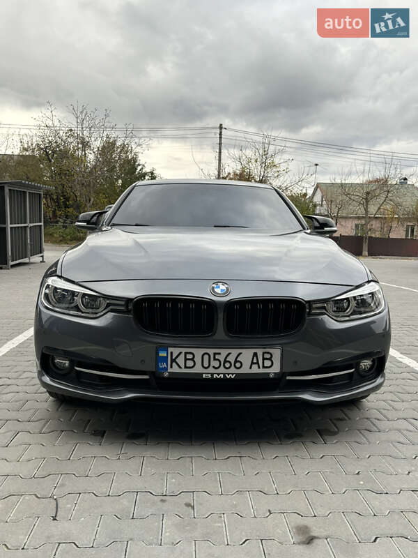 Седан BMW 3 Series 2017 в Виннице фото 25 Седан BMW 3 Series 2017 в Виннице