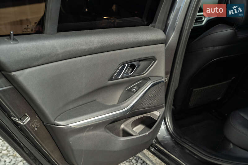 Седан BMW 3 Series 2019 в Черновцах