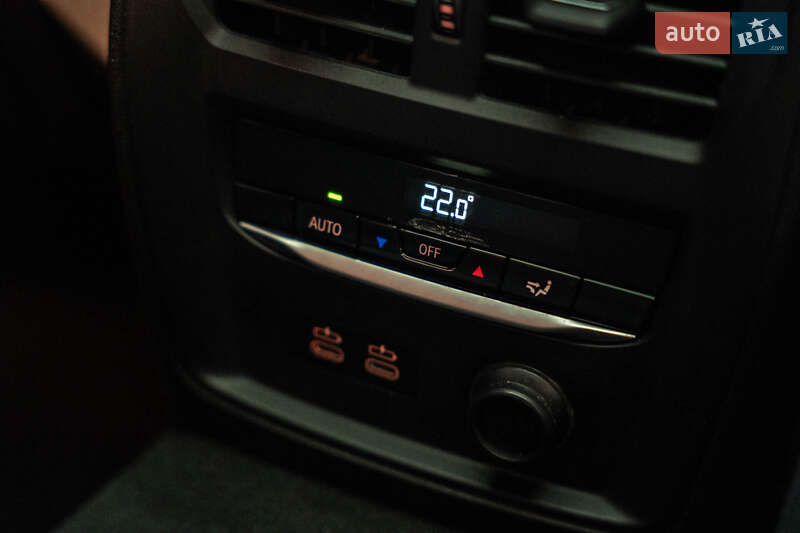 Седан BMW 3 Series 2019 в Черновцах