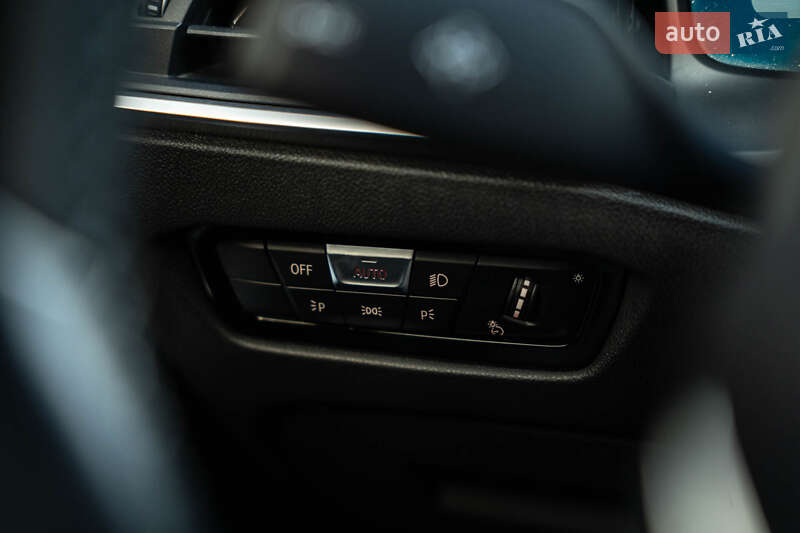 Седан BMW 3 Series 2019 в Черновцах