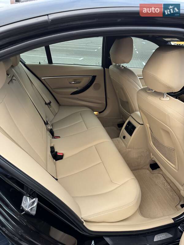 Седан BMW 3 Series 2016 в Киеве