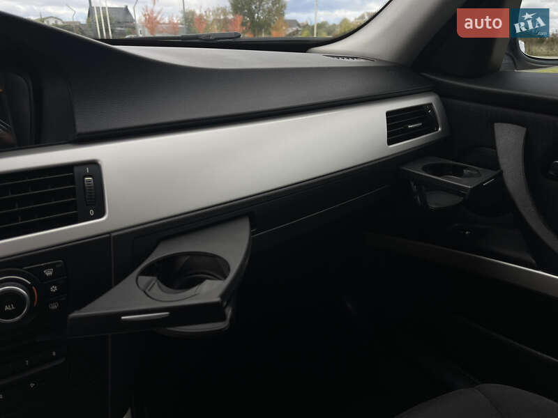 Универсал BMW 3 Series 2010 в Ровно фото 112 Универсал BMW 3 Series 2010 в Ровно