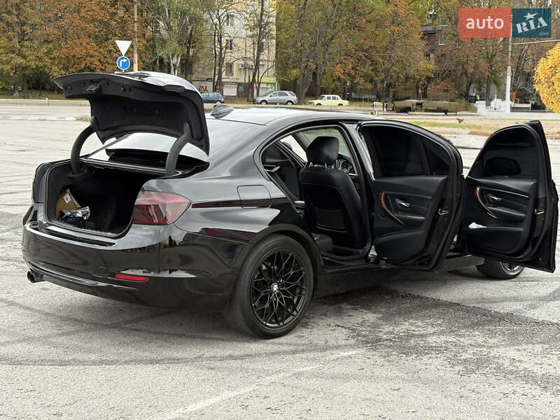 Седан BMW 3 Series 2013 в Запорожье
