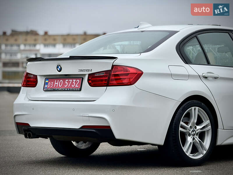 Седан BMW 3 Series 2014 в Киеве