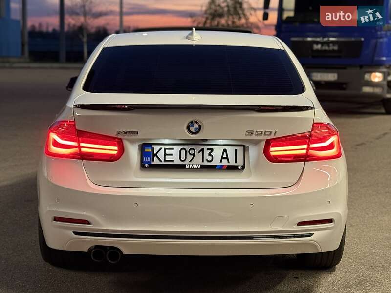 Седан BMW 3 Series 2018 в Дніпрі