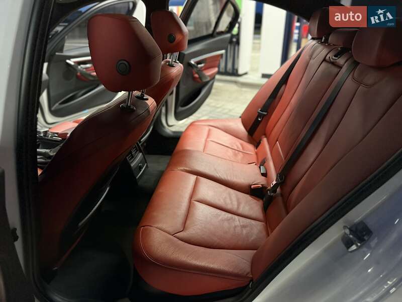 Седан BMW 3 Series 2018 в Дніпрі