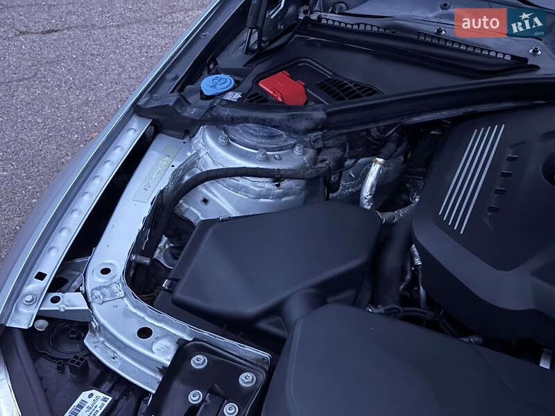 Седан BMW 3 Series 2017 в Житомире