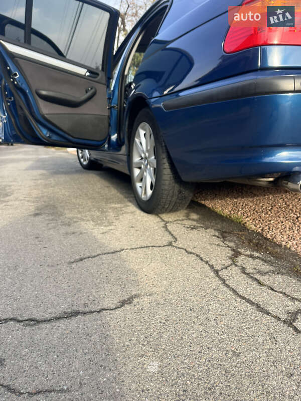 Седан BMW 3 Series 2002 в Києві