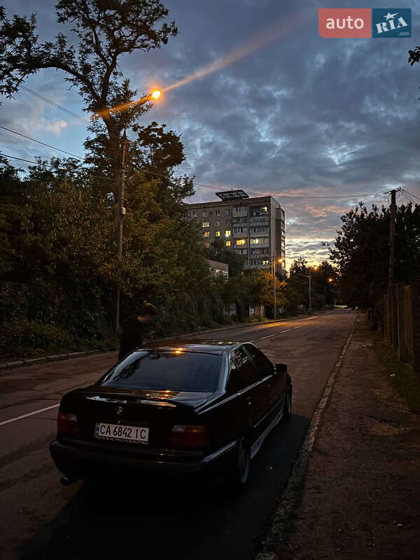 Седан BMW 3 Series 1992 в Черкассах