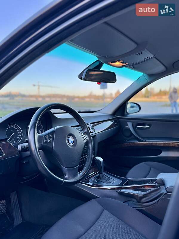 Седан BMW 3 Series 2007 в Львові