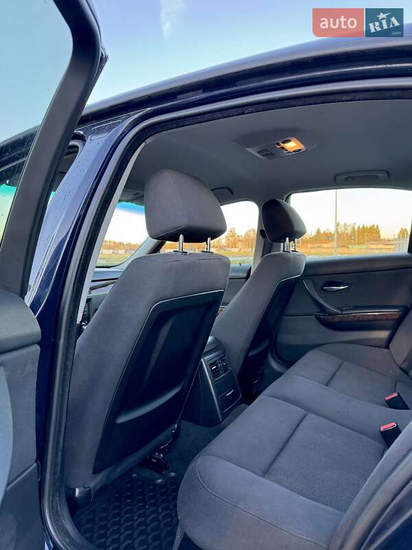 Седан BMW 3 Series 2007 в Львові
