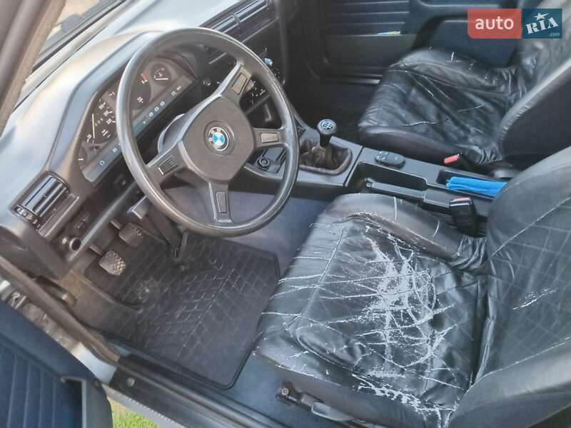 Седан BMW 3 Series 1985 в Снигиревке