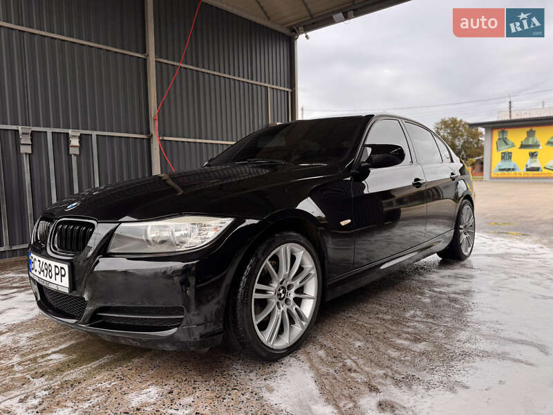 Седан BMW 3 Series 2010 в Львове