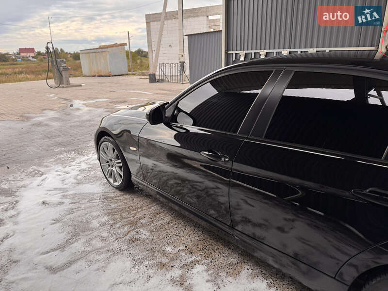Седан BMW 3 Series 2010 в Львове