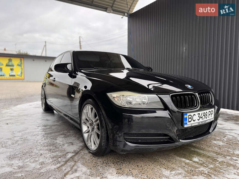 Седан BMW 3 Series 2010 в Львове