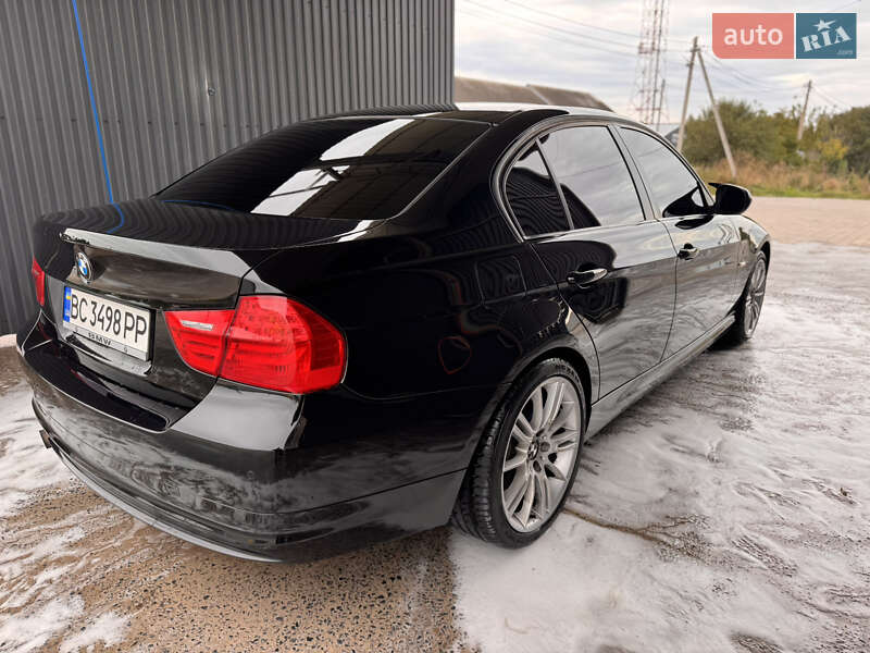 Седан BMW 3 Series 2010 в Львове