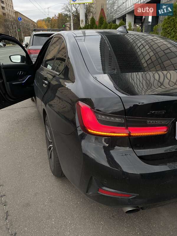 Седан BMW 3 Series 2019 в Киеве