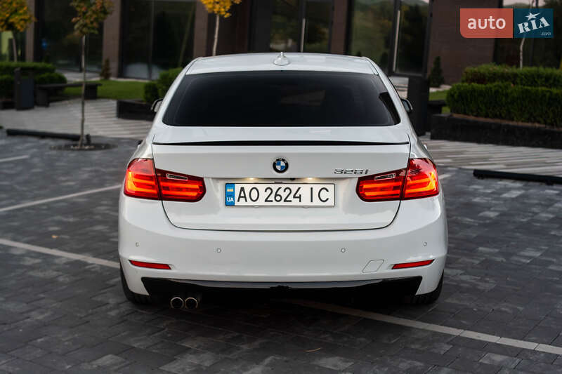 Седан BMW 3 Series 2013 в Ужгороде
