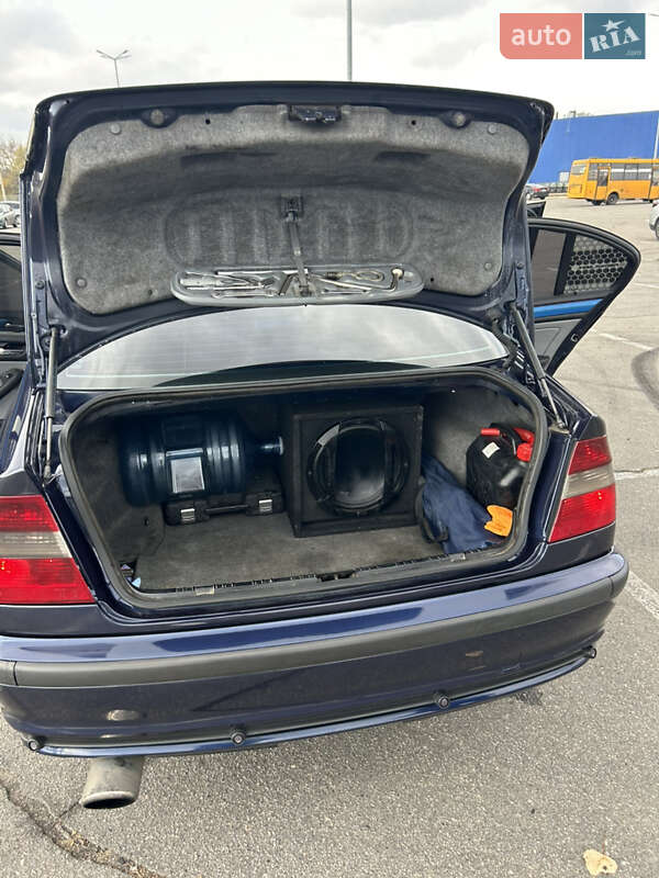 Седан BMW 3 Series 2001 в Днепре