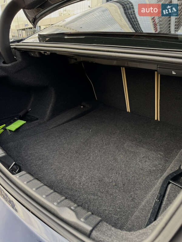 Седан BMW 3 Series 2016 в Києві
