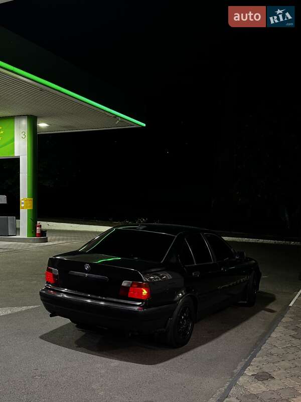 Седан BMW 3 Series 1992 в Одессе фото 5 Седан BMW 3 Series 1992 в Одессе