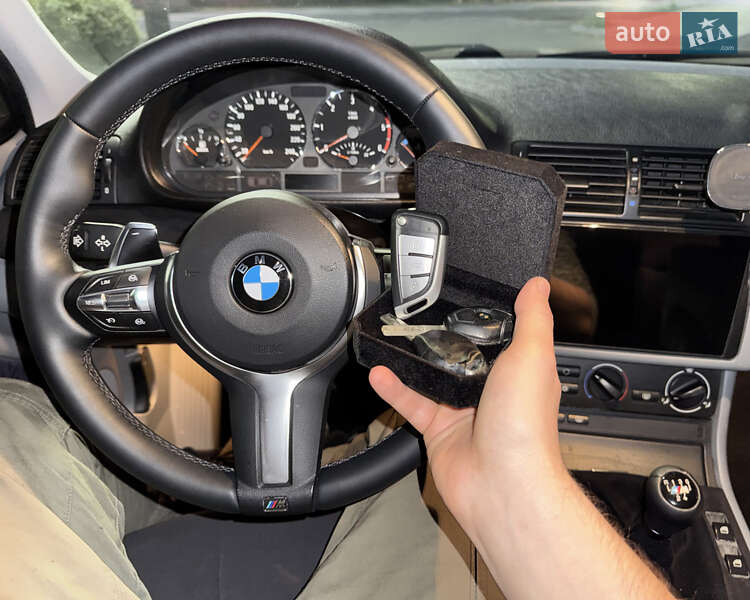 Седан BMW 3 Series 1999 в Киеве