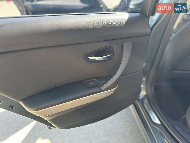 Седан BMW 3 Series 2010 в Харькове фото 16 Седан BMW 3 Series 2010 в Харькове