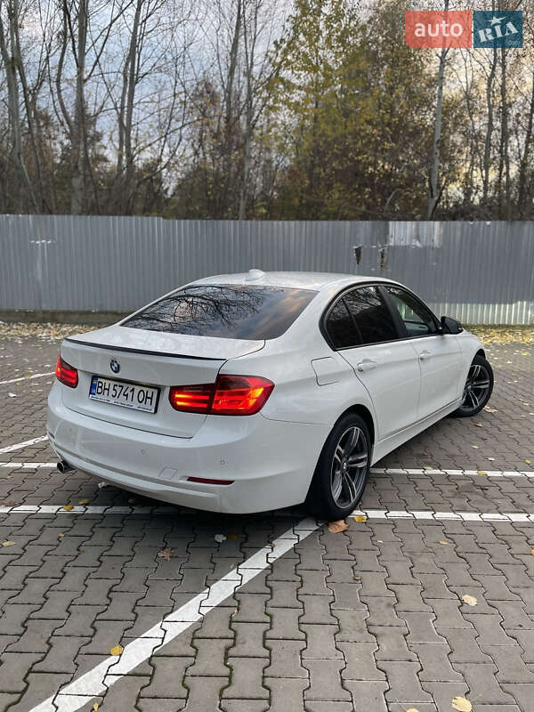 Седан BMW 3 Series 2013 в Богуславе