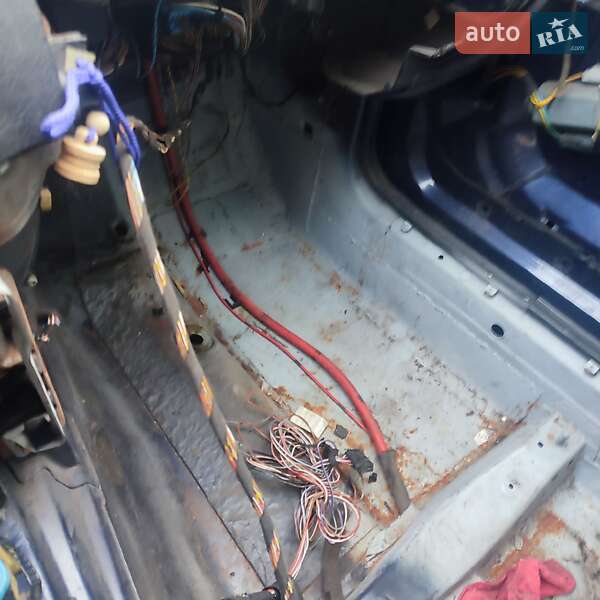 Седан BMW 3 Series 1995 в Умани