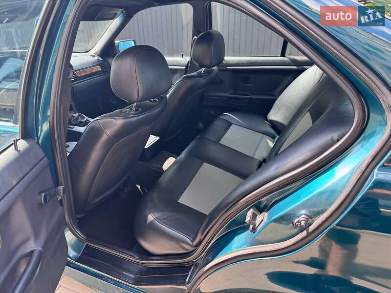 Седан BMW 3 Series 1998 в Хмельницком