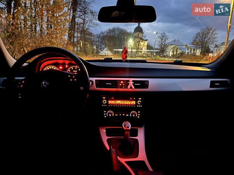 Универсал BMW 3 Series 2009 в Львове