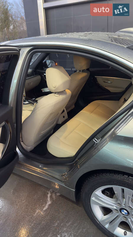 Седан BMW 3 Series 2017 в Киеве