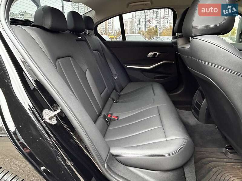 Седан BMW 3 Series 2021 в Киеве