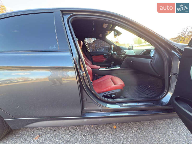 Седан BMW 3 Series 2016 в Чернигове