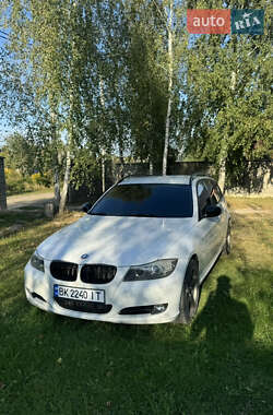 Универсал BMW 3 Series 2010 в Сарнах