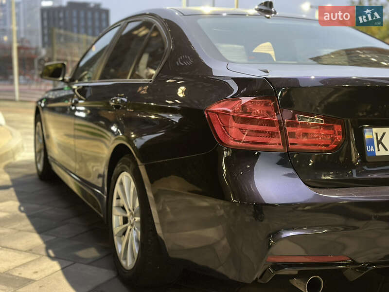 Седан BMW 3 Series 2017 в Киеве