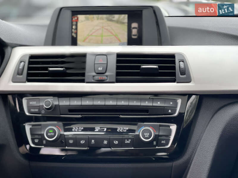 Седан BMW 3 Series 2017 в Киеве