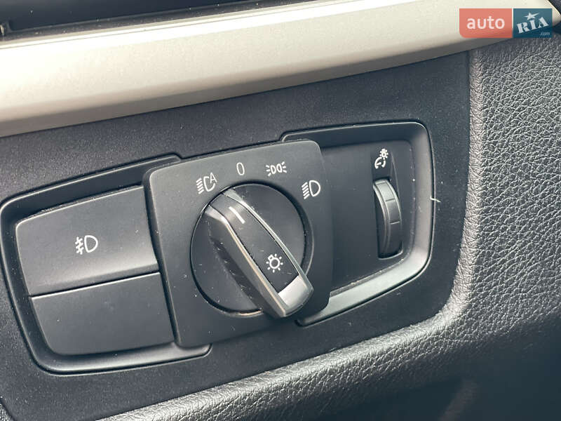 Седан BMW 3 Series 2017 в Киеве