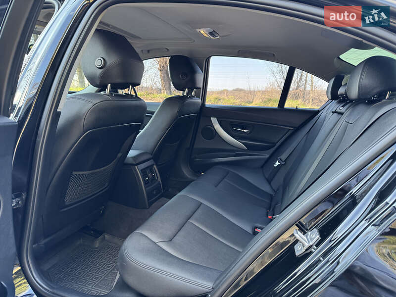 Седан BMW 3 Series 2012 в Умани