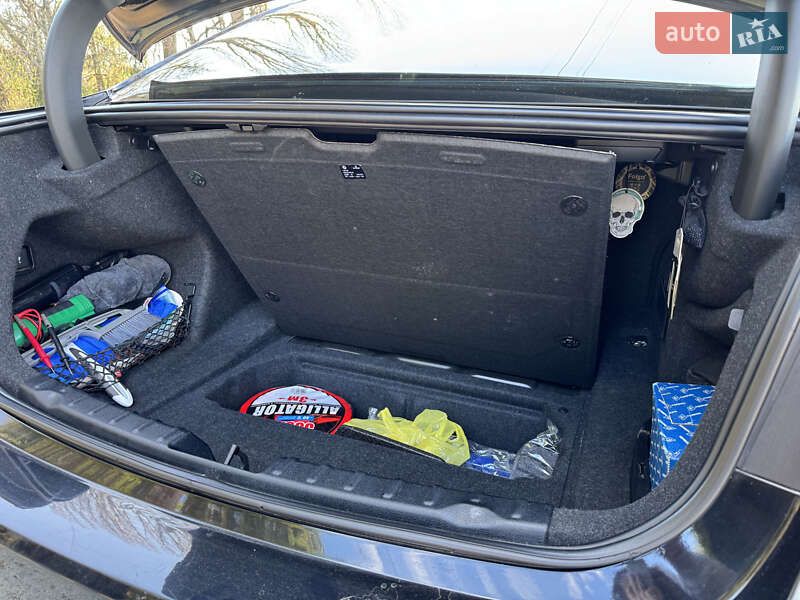 Седан BMW 3 Series 2012 в Умани