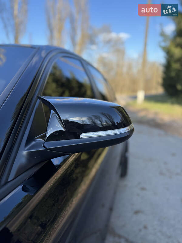 Седан BMW 3 Series 2012 в Умани